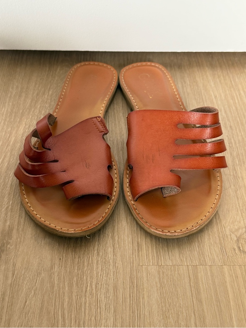 Rouge! Women's Tan-Brown Leather Slide Sandals